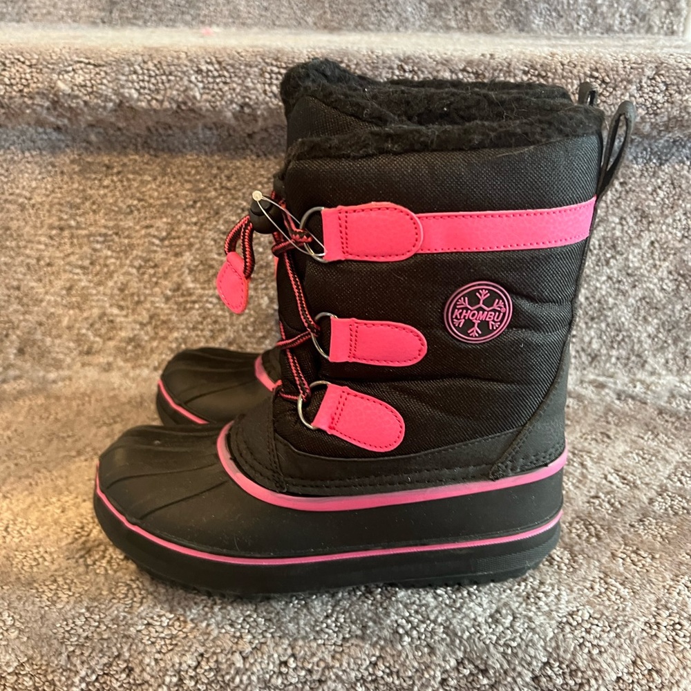 Khombu boots - size 2 - pink and black
